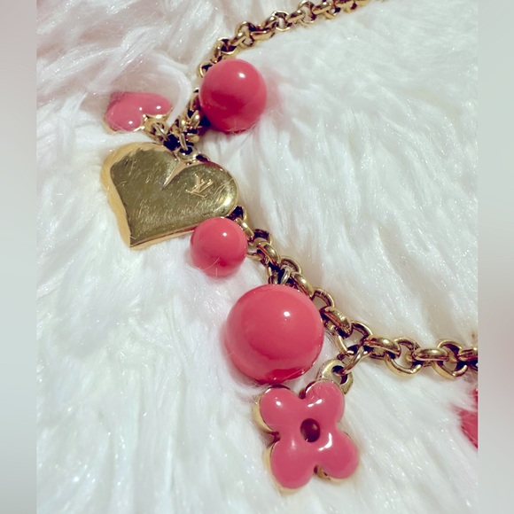 LOUIS VUITTON Enamel Sweet Monogram Necklace! - Picture 11 of 16